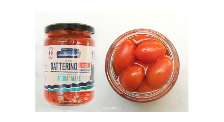 Datterino rosso in acqua di mare